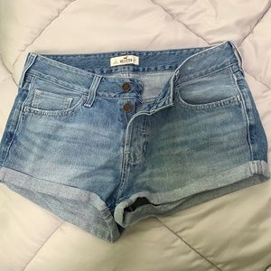 Hollister Jean shorts size 5/27